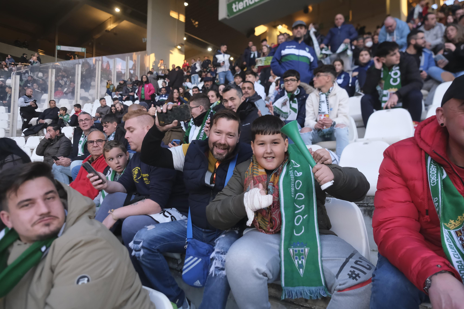 Córdoba CF - Real Madrid Castilla: Las fotos del ambiente en El Arcángel Córdoba CF - Real Madrid Castilla: Las fotos del ambiente en El Arcángel