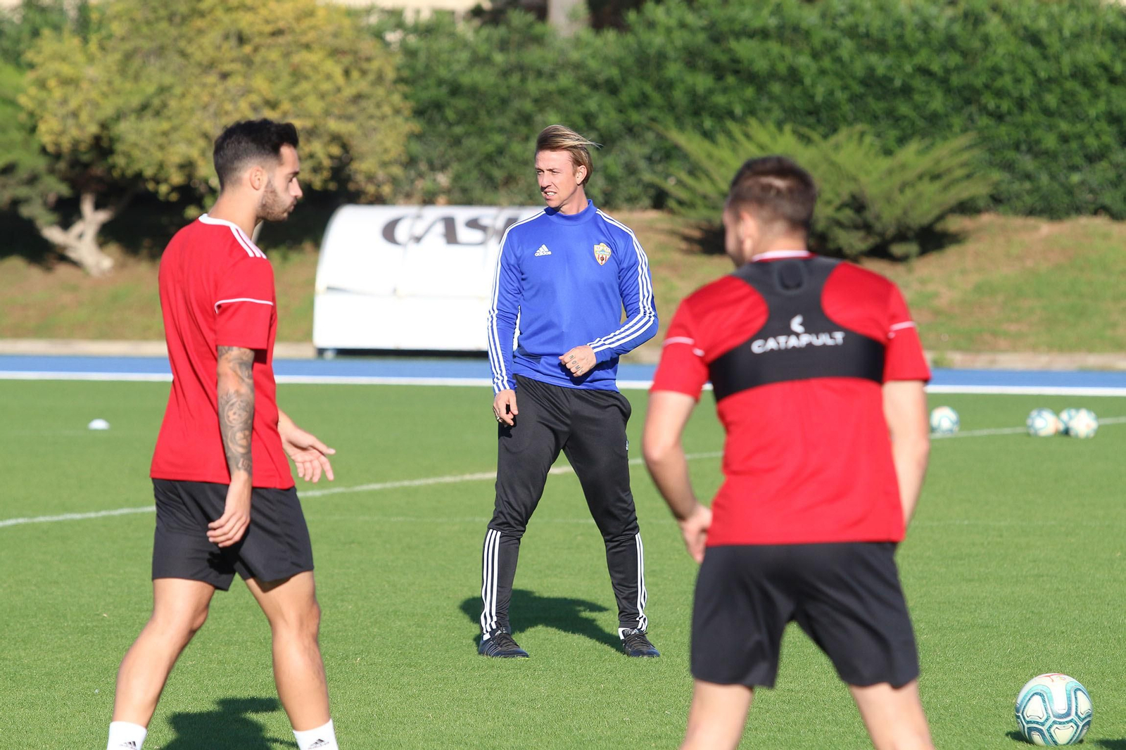 Las imágenes de la llegada de Guti a la UD Almería