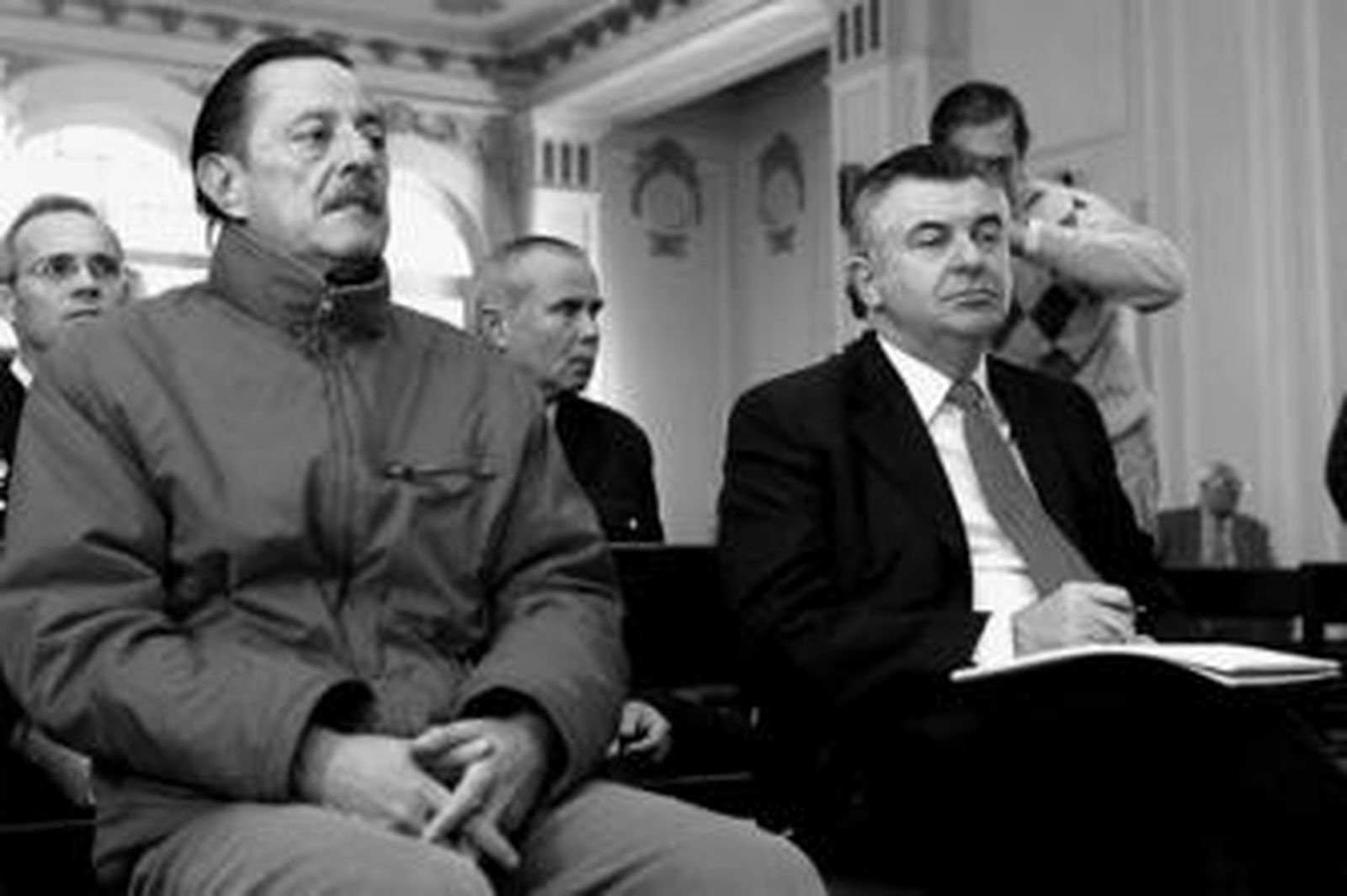 Julián Muñoz y Roca en el juicio del caso Incopromar. Roca fue absuelto porque las acusaciones retiraron los cargos.