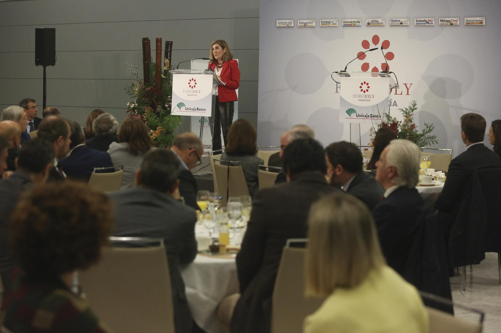 El Foro Joly Unicaja Banco con la consejera de Empleo de la Junta de Andalucía en imágenes