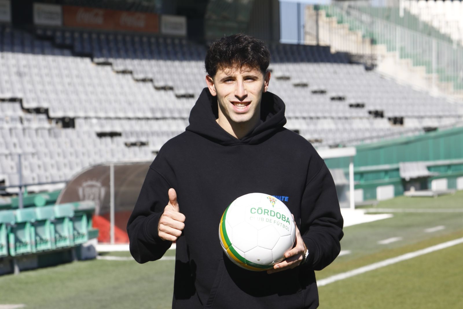 La presentación de Marco Camus en el Córdoba CF, en imágenes
