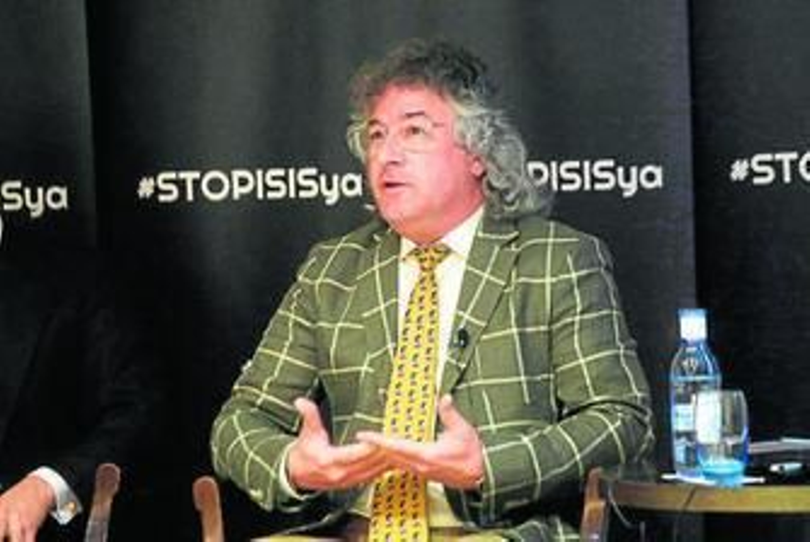 El profesor Raad Salam durante la conferencia.