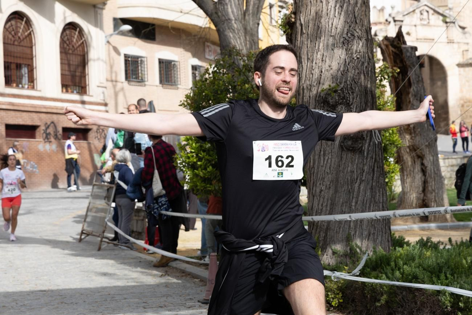 Más de 2.100 participantes corren  para promover la salud en Jaén, en imágenes (2)