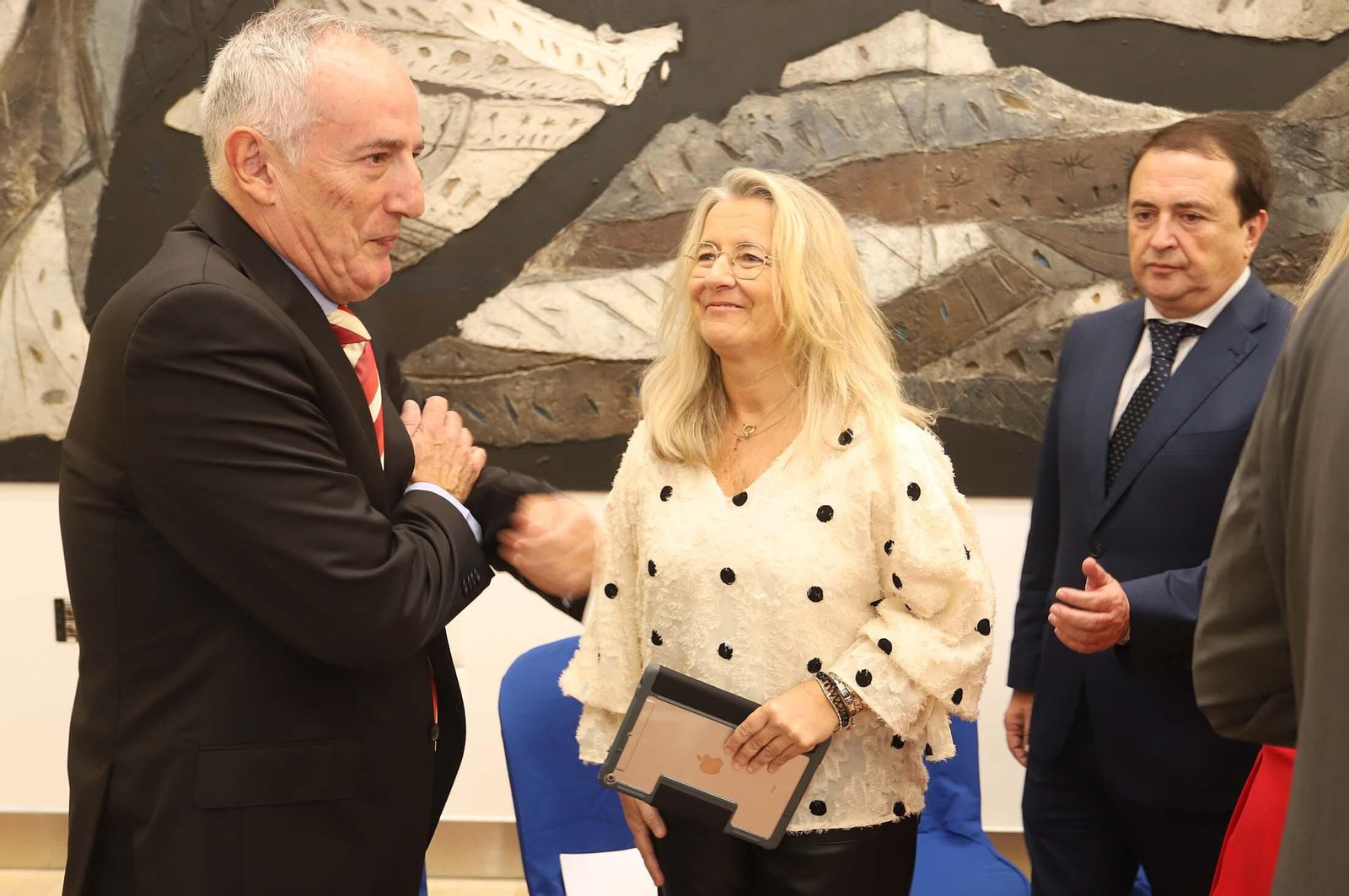 Imágenes del acto conmemorativo del 44 Aniversario de la Constitución Española y en el que se hace entrega al Real Club Recreativo de Huelva del decimotercer Premio Martín Alonso Pinzón a los Valores Constitucionales