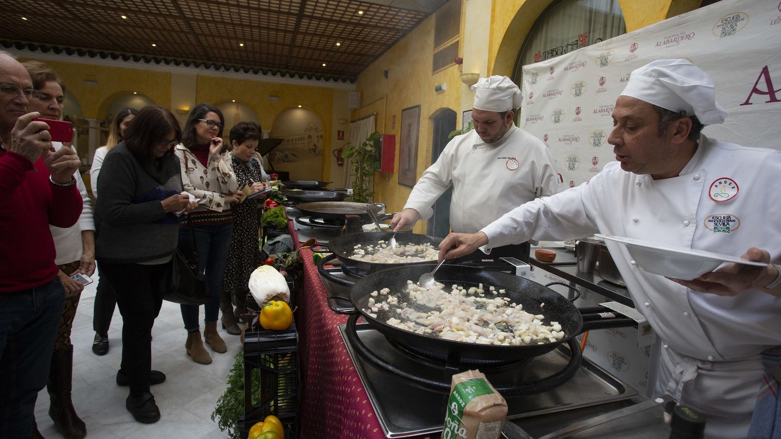 Una docena de diferentes tipos de arroces serán cocinados esta semana a la vista de los comensales.