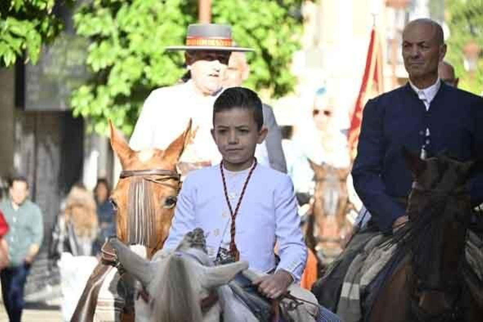 Las mejores imágenes de los peregrinos en la salida de Emigrantes