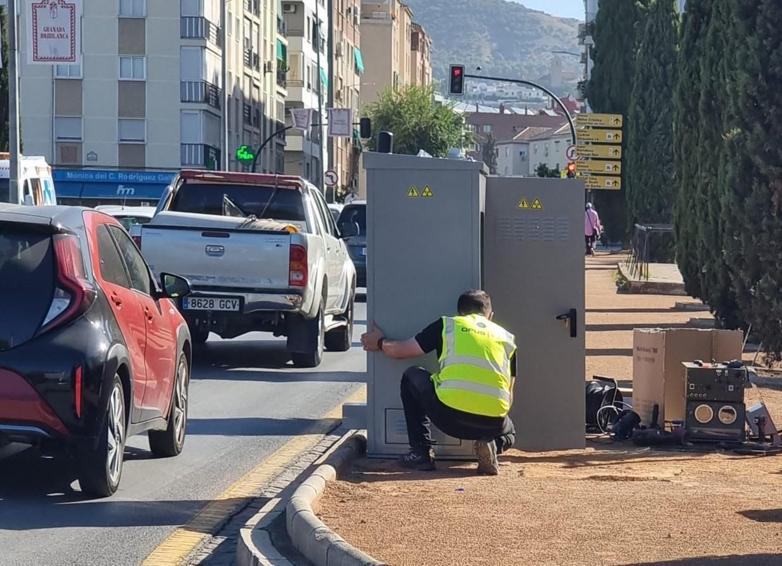 Imagen de la colocación de los sensores en la calle Méndez Núñez