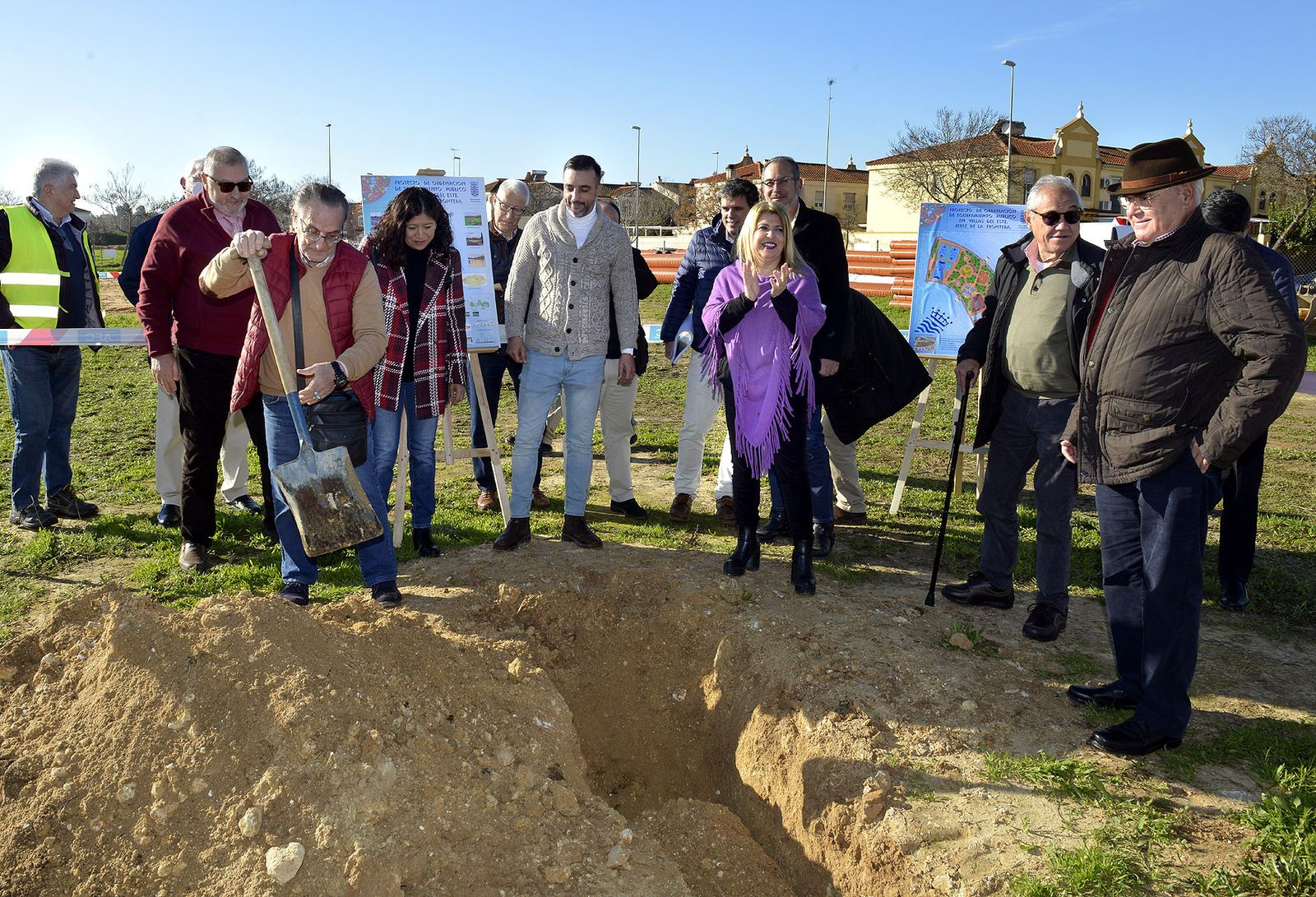Colocación de la primera piedra del nuevo parque de Villas del Este en Jerez