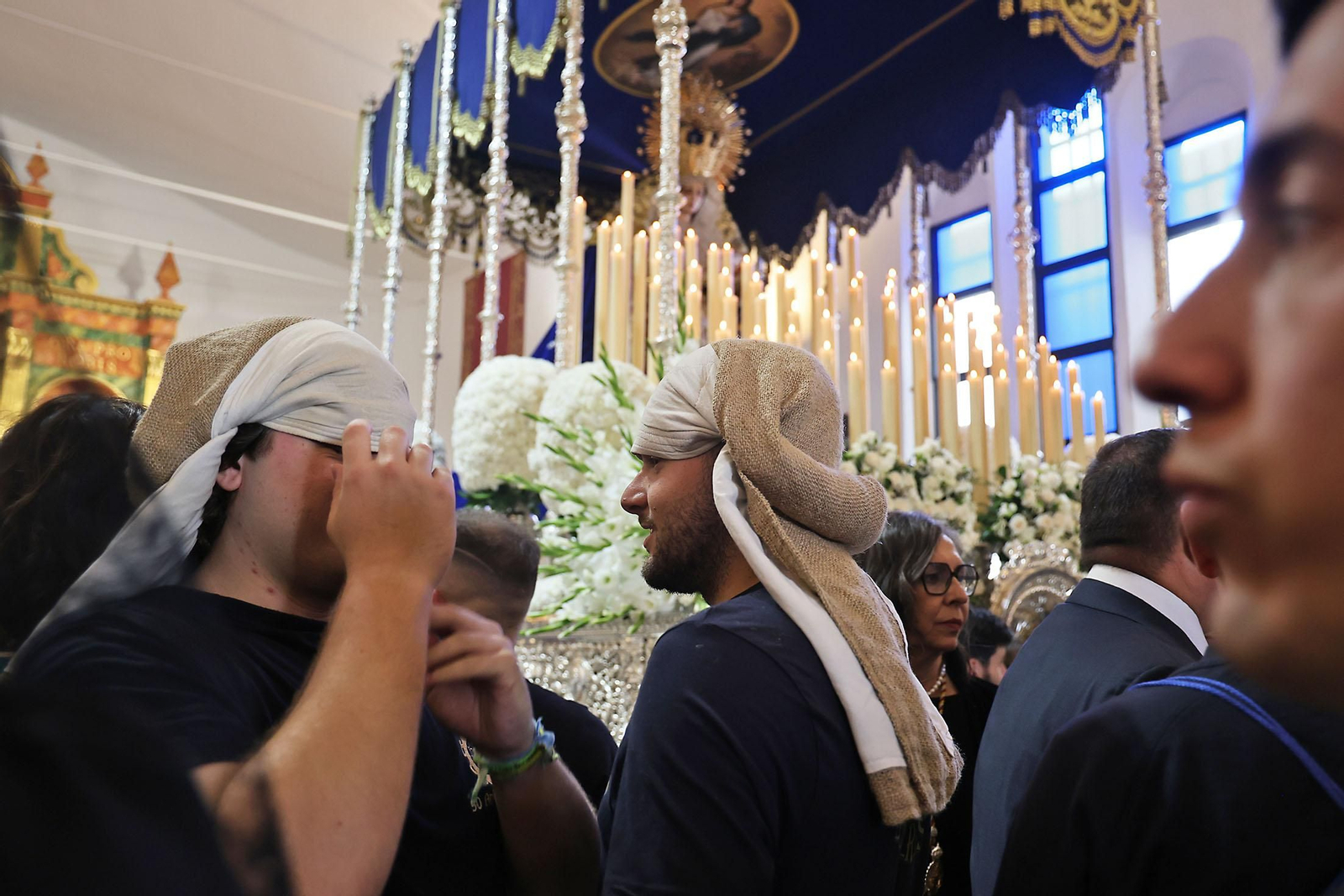 Imágenes de la VIrgen de Los Dolores por su barrio de las Colonias