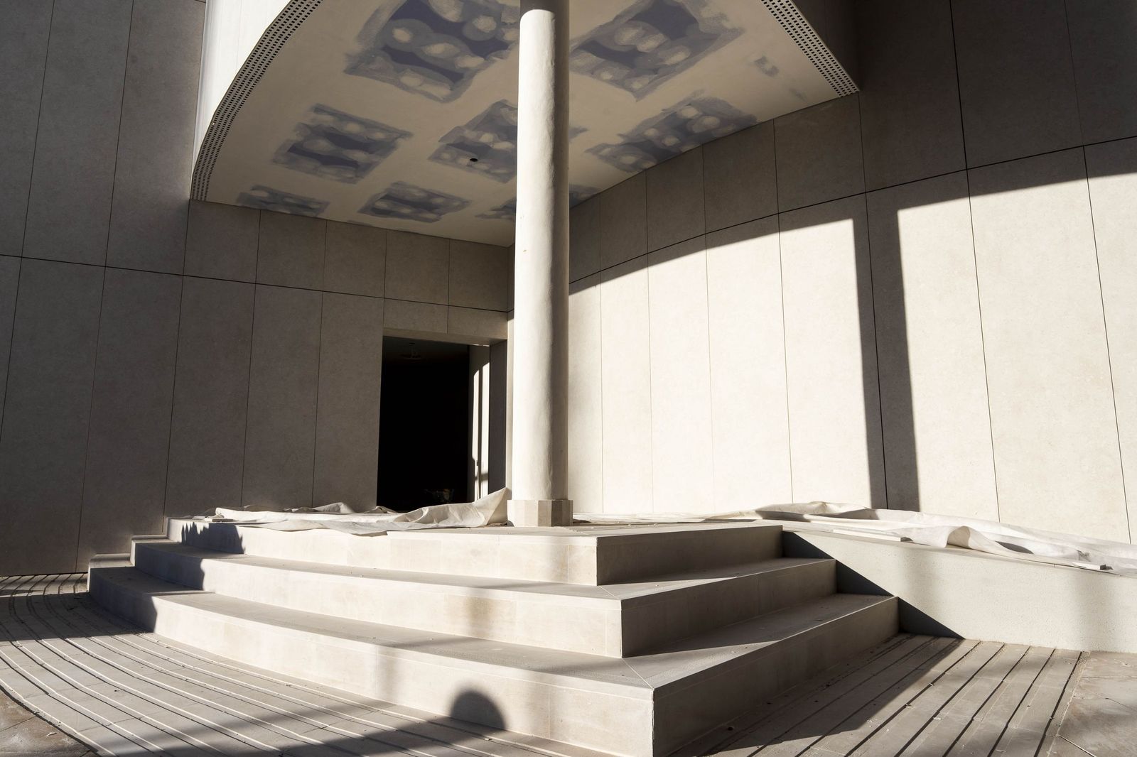 Fotogalería de las obras del Preventorio: el jardín vertical, protagonista de la rehabilitación