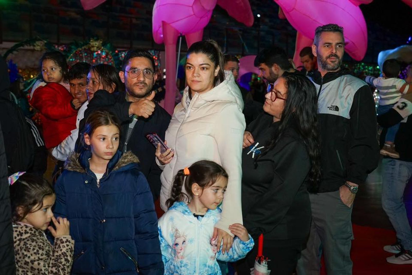 La lluvia no pudo con una ilusión desbordante en Vícar: la cabalgata estática, en imágenes