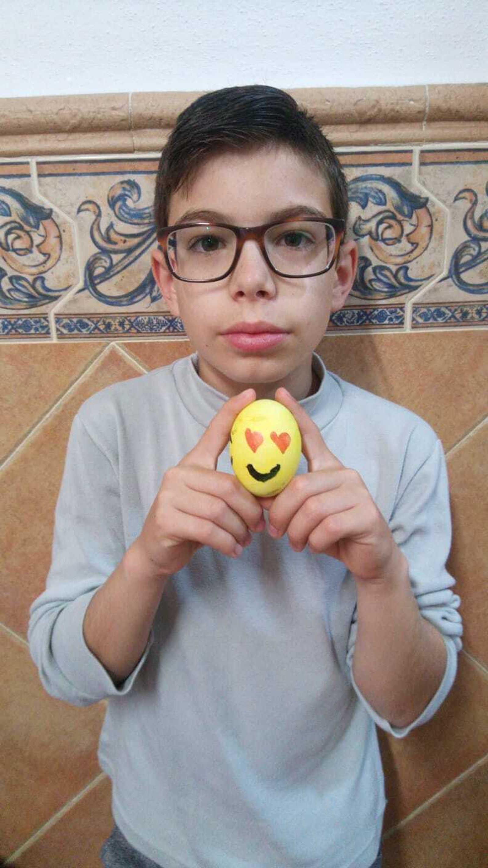 La singular tradición de los huevos pintados de Pascua de Fuente Carreteros, en fotografías