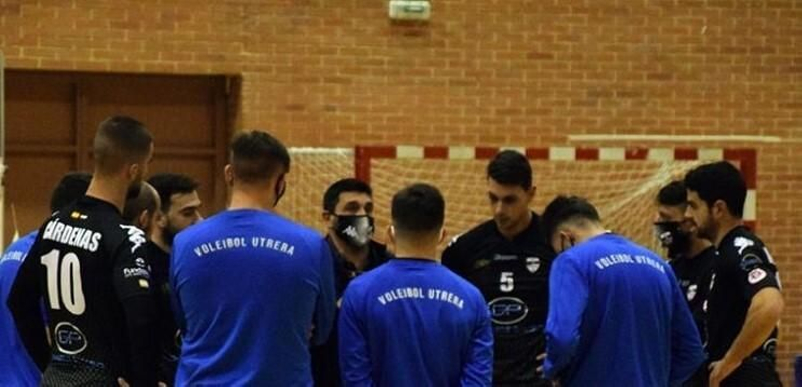 Una imagen de un tiempo muerto en el último partido contra el Hervás Cuenca.