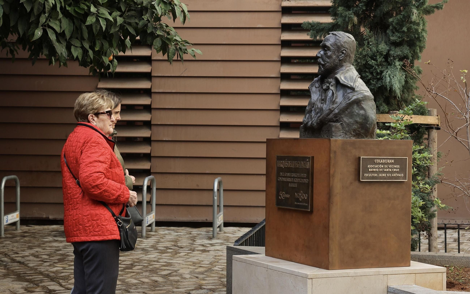 El busto del marqués de la Vega-Inclán.