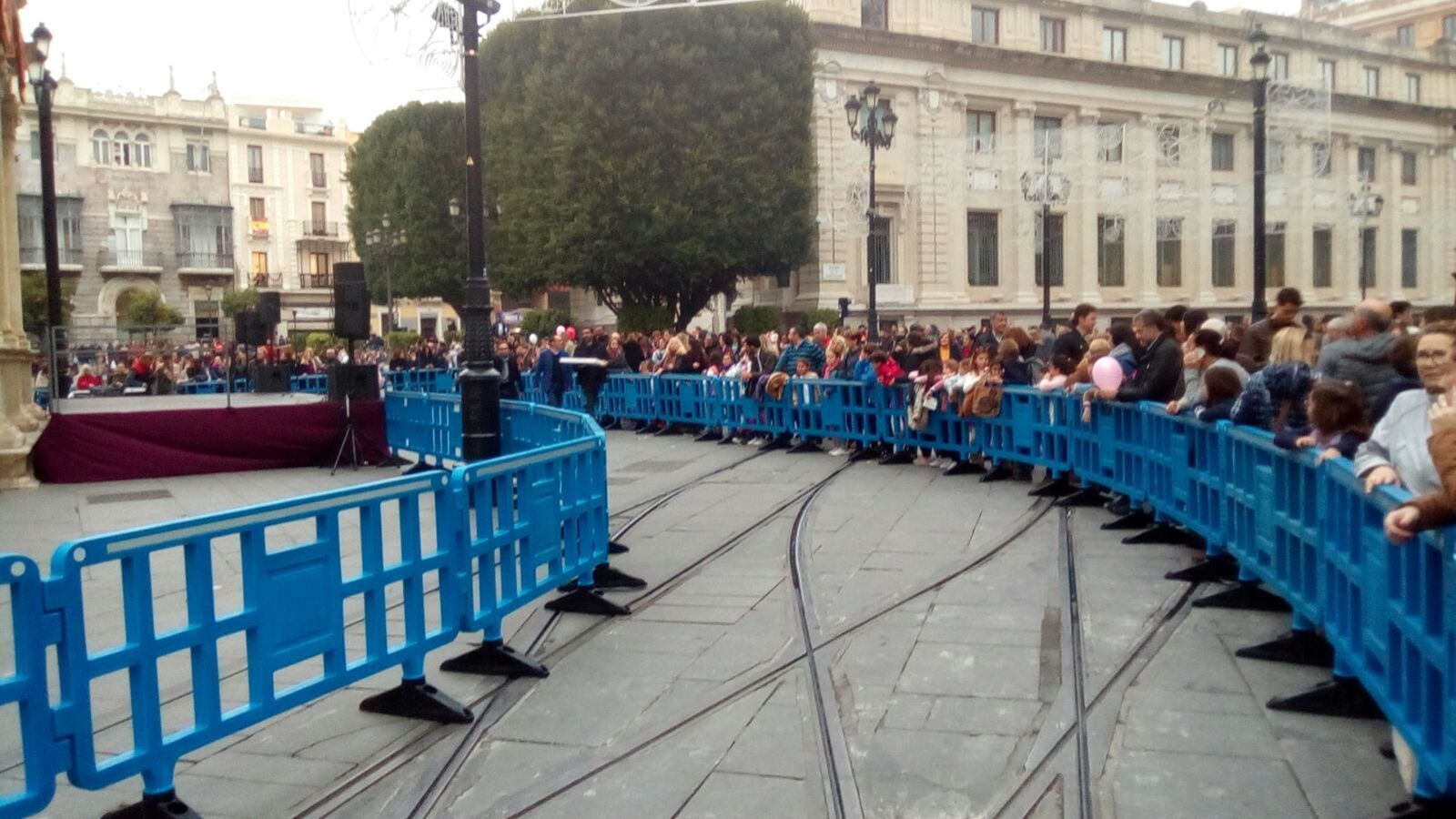 Las nuevas vallas instaladas en el entorno del Ayuntamiento el pasado 4 de enero.