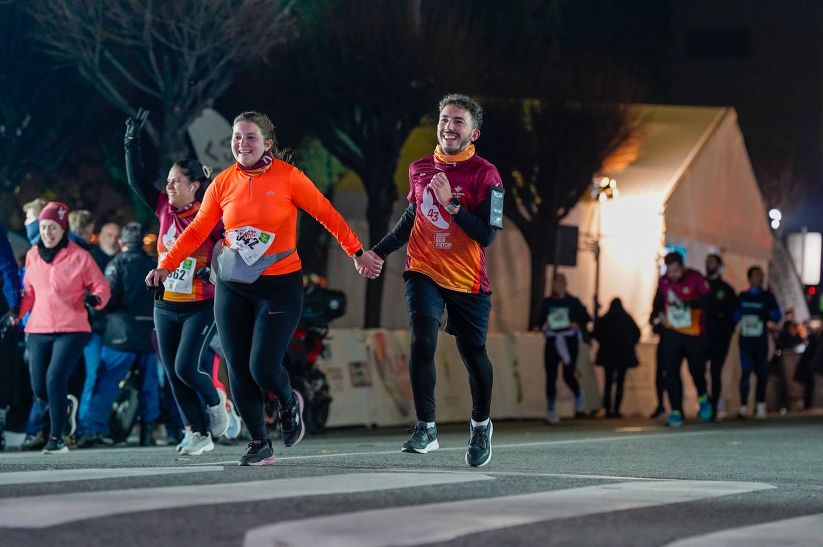 En imágenes: búscate en tu llegada a meta de la Carrera de San Antón 2026 (4)