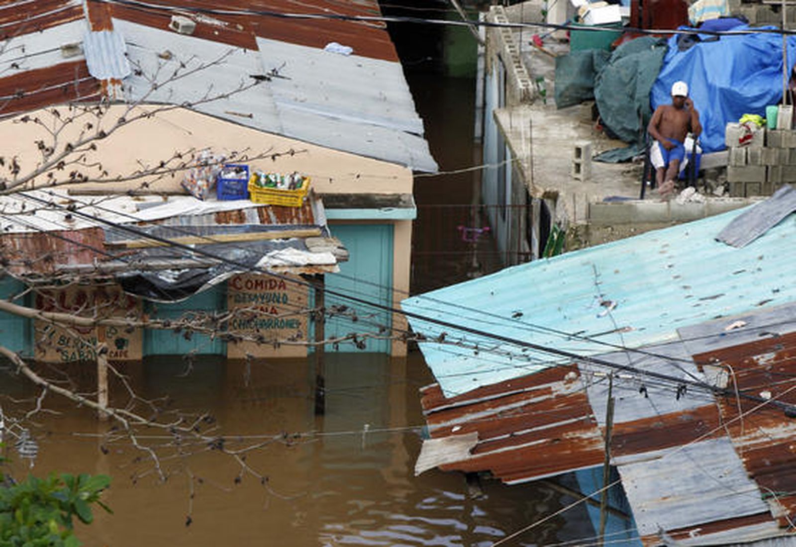Paso del huracán por Santo Domingo(República Dominicana)

Foto: Orlando Barría(EFE)