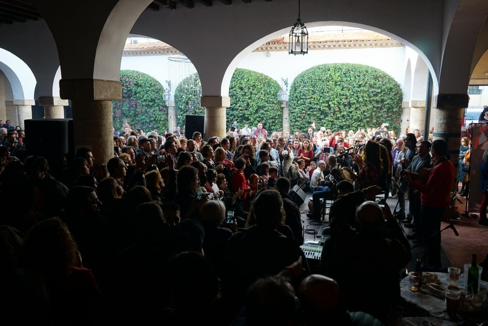 Imágenes de la zambomba de la Peña Buena Gente y Fundador