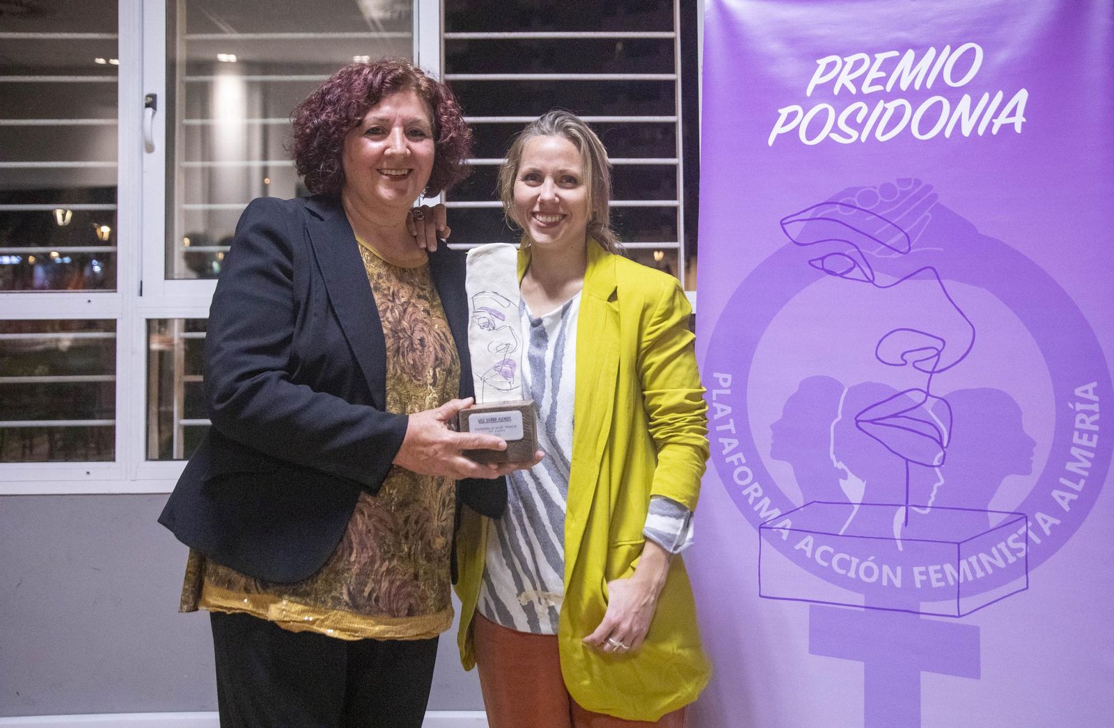 La Plataforma de Acción Feminista en Almería rinde homenaje a las mujeres de la Desbandá con su II Premio ‘Posidonia’ a Loli Sierra, vicepresidenta de la Asociación Memorialista de la Desbandá, en imágenes