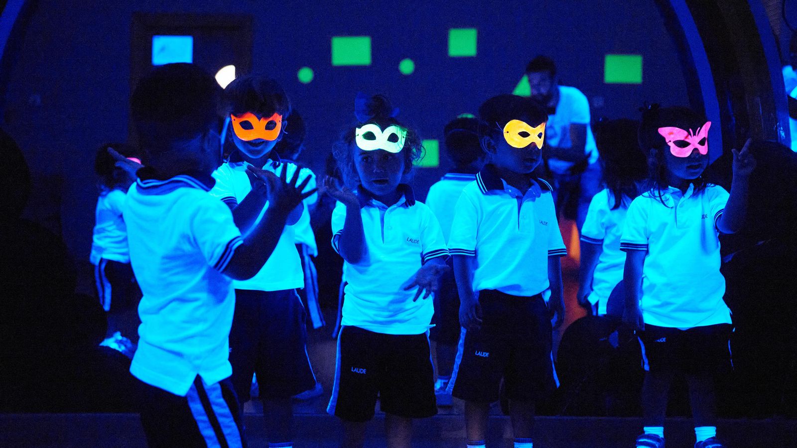 Sala Sensorial del colegio, Glow Room.