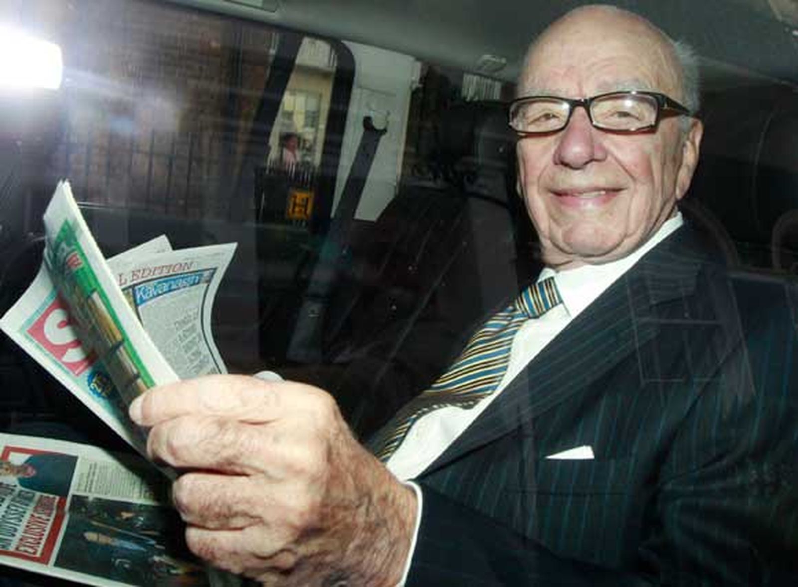 Murdoch acepta "errores menores" y encarga una investigación independiente