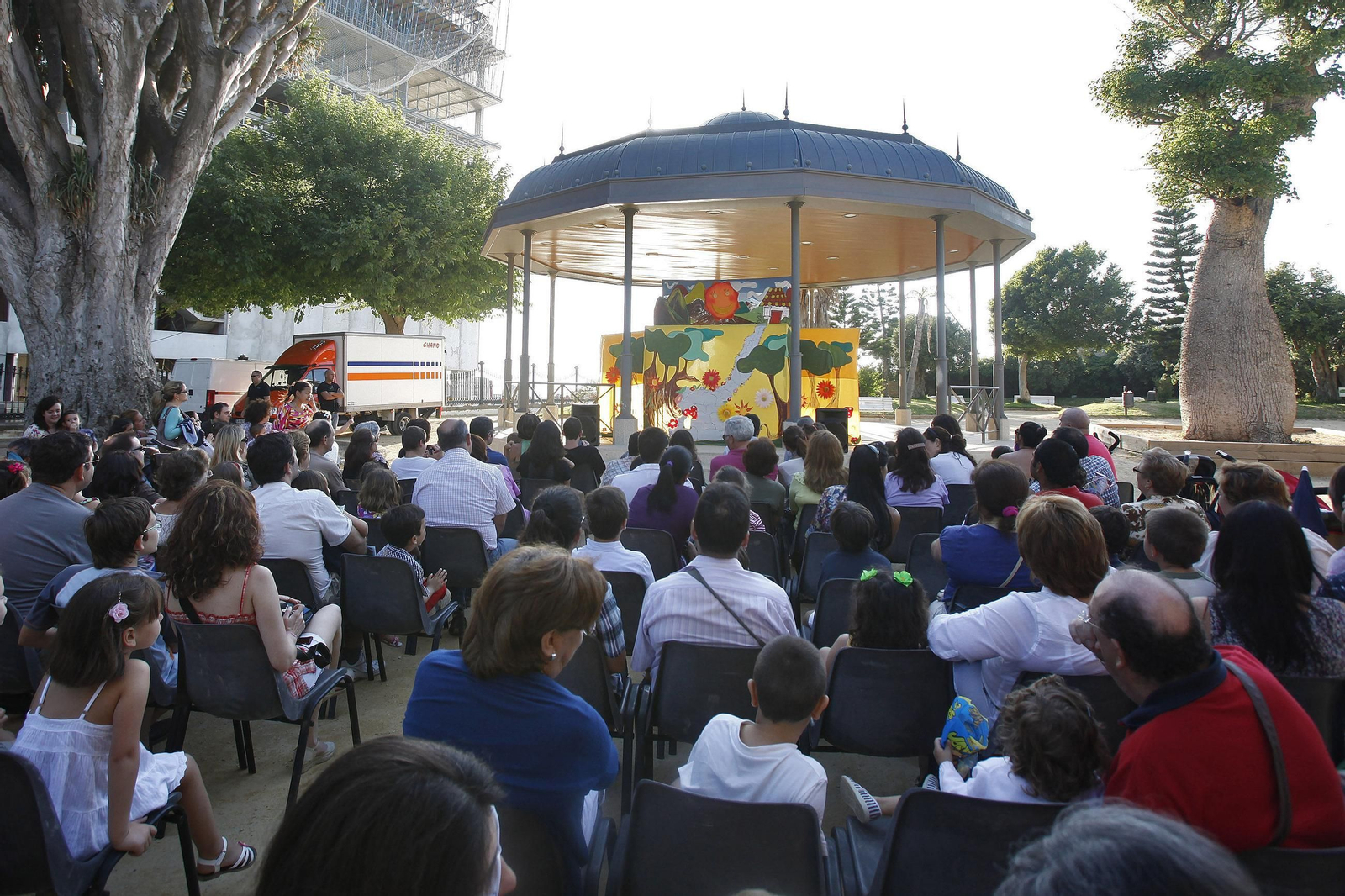 Una actividad infantil en el templete del Parque Genovés en una imagen de archivo.