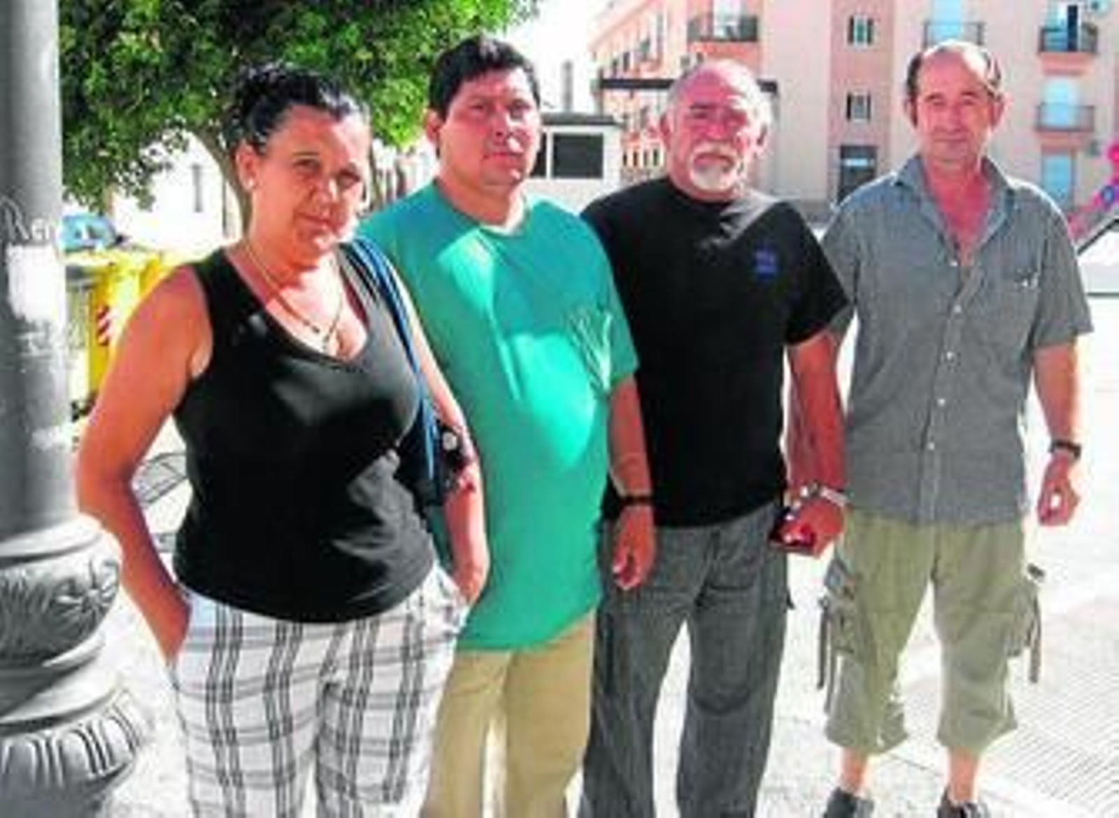 Los trabajadores del servicio de limpieza que han sido despedidos.