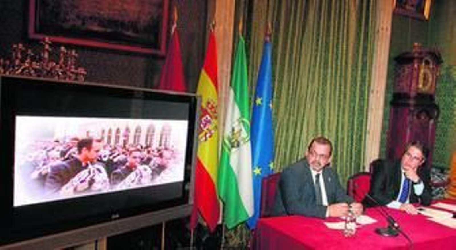 Antonio González Ríos, presidente del Congreso, y Gregorio Serrano, delegado de Fiestas Mayores, durante la presentación del Congreso.