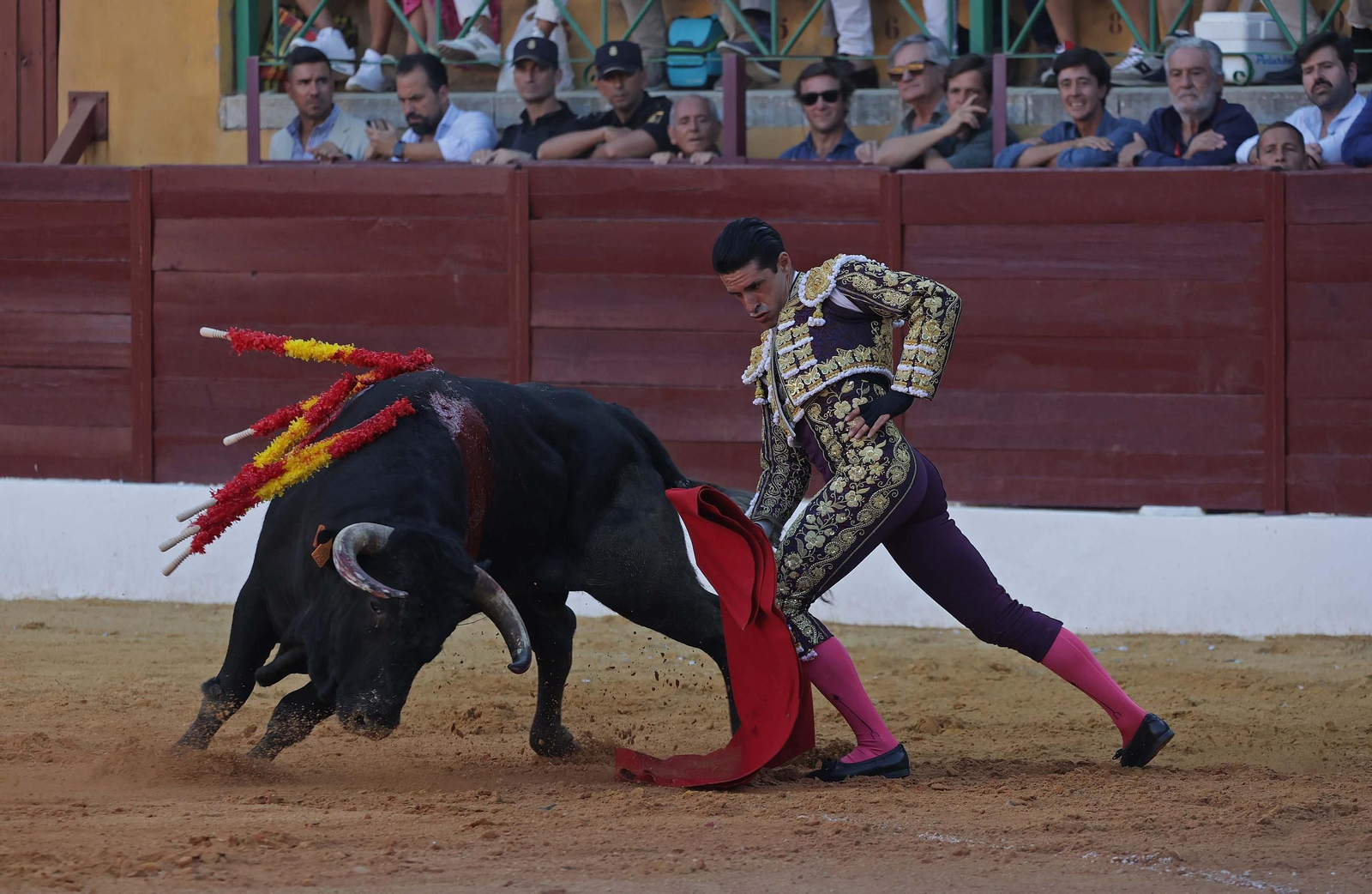 Fotos de la corrida del viernes de la Feria de La Línea: Morante de la Puebla, Talavante y David de Miranda Fotos de la corrida del viernes de la Feria de La Línea: Morante de la Puebla, Talavante y David de Miranda