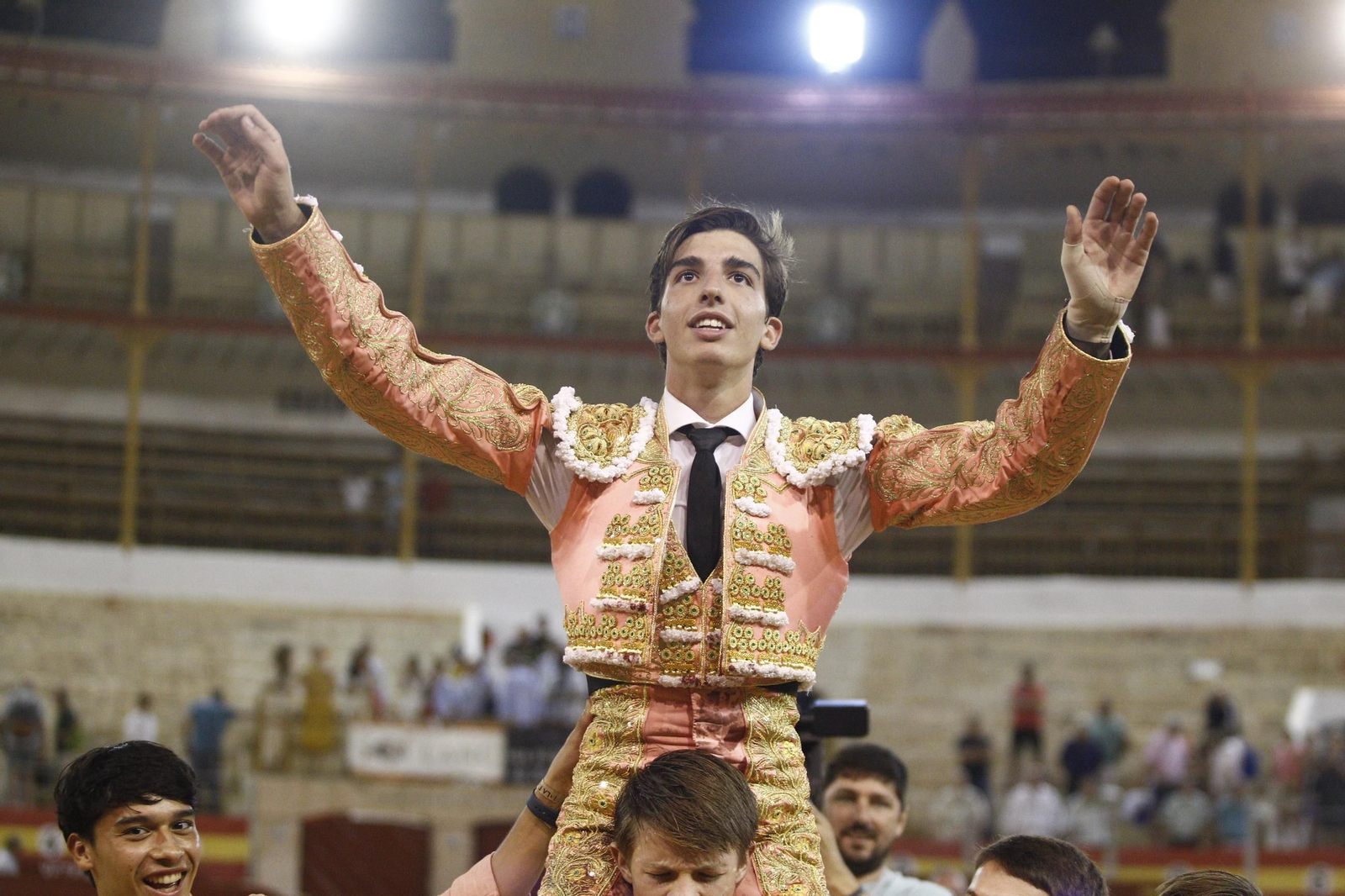 Imágenes de la novillada de la Feria de Almería 2025