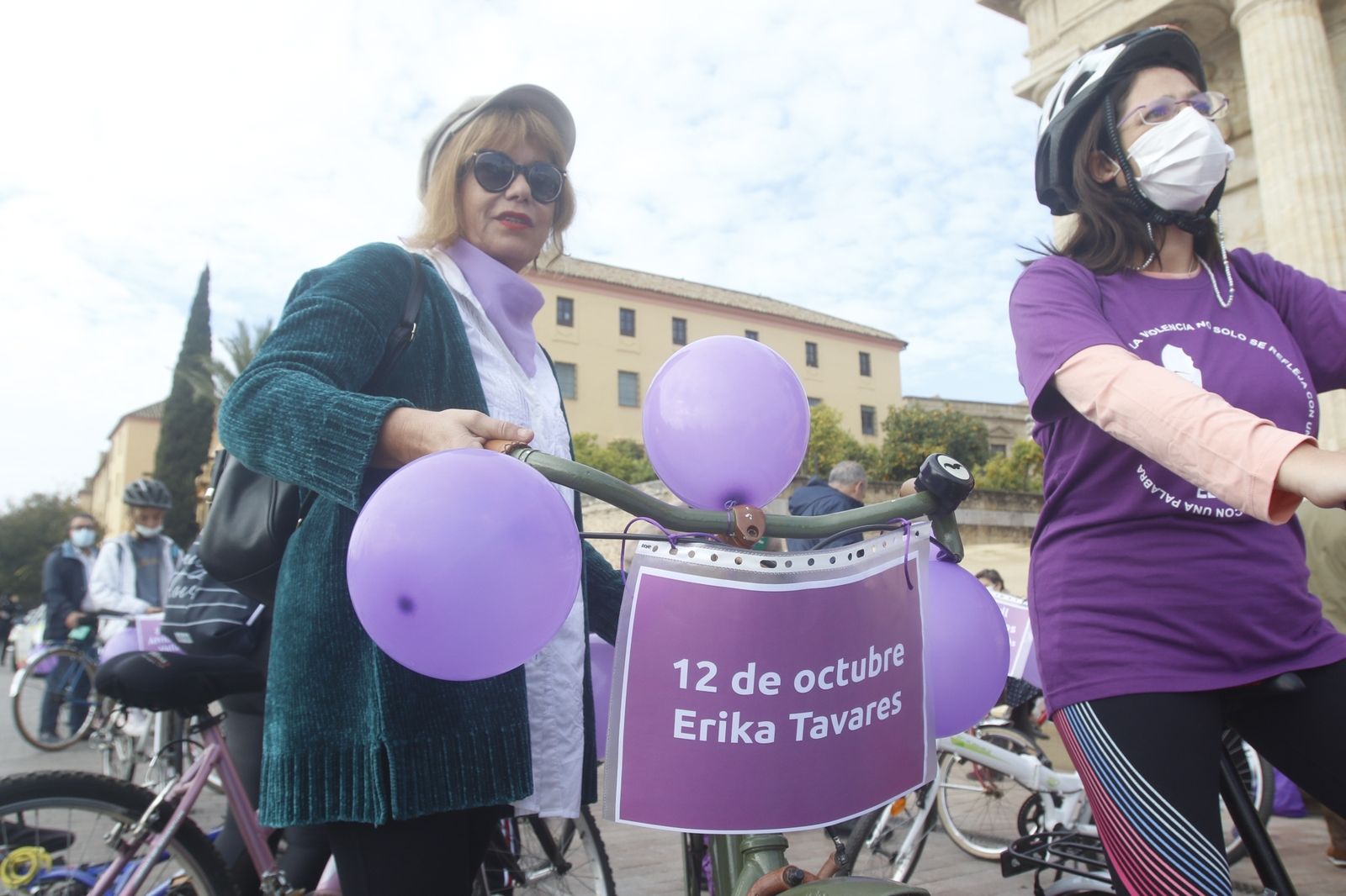 La Marcha En Bici contra la Violencia a las Mujeres en Córdoba, en fotografías