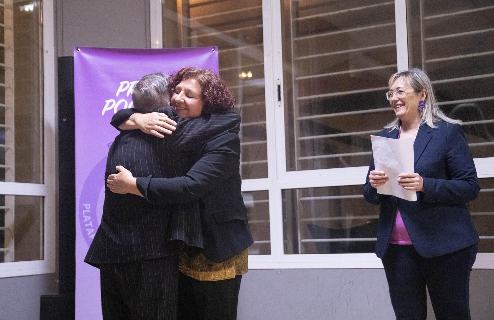 La Plataforma de Acción Feminista en Almería rinde homenaje a las mujeres de la Desbandá con su II Premio ‘Posidonia’ a Loli Sierra, vicepresidenta de la Asociación Memorialista de la Desbandá, en imágenes