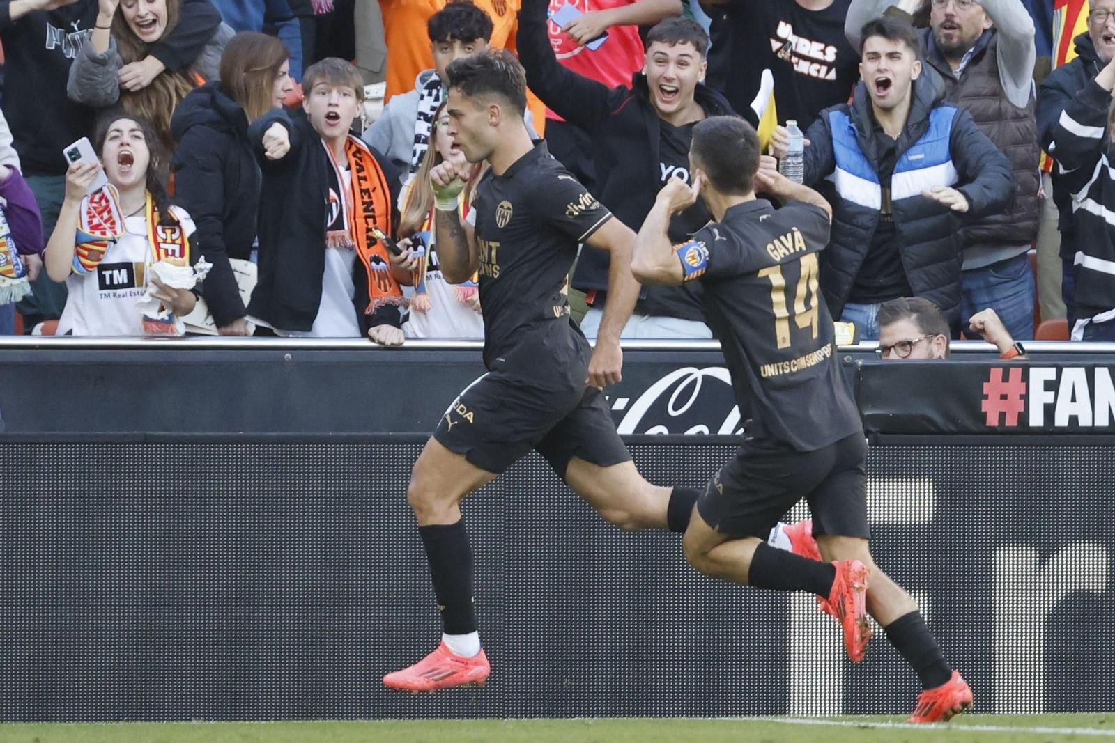 Las fotos del emotivo Valencia - Betis