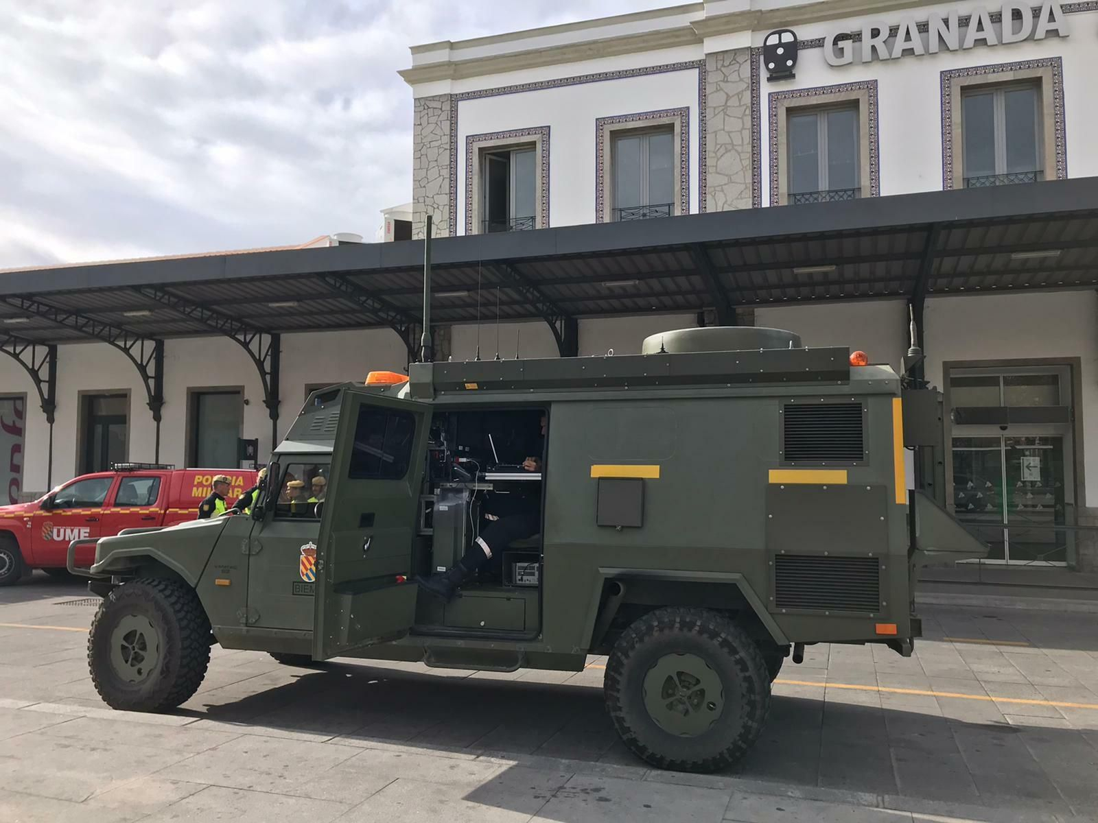 Las imágenes del despliegue de la UME en Granada por el coronavirus
