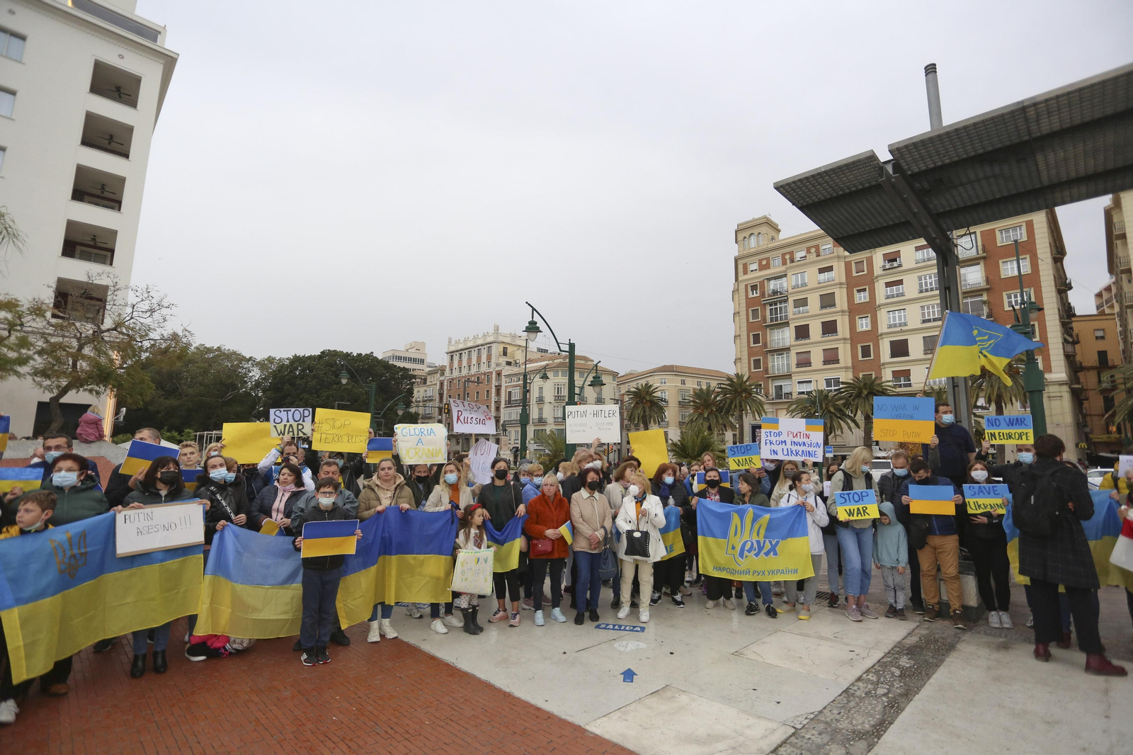 Las fotos de la concentración en Málaga para implorar la paz
