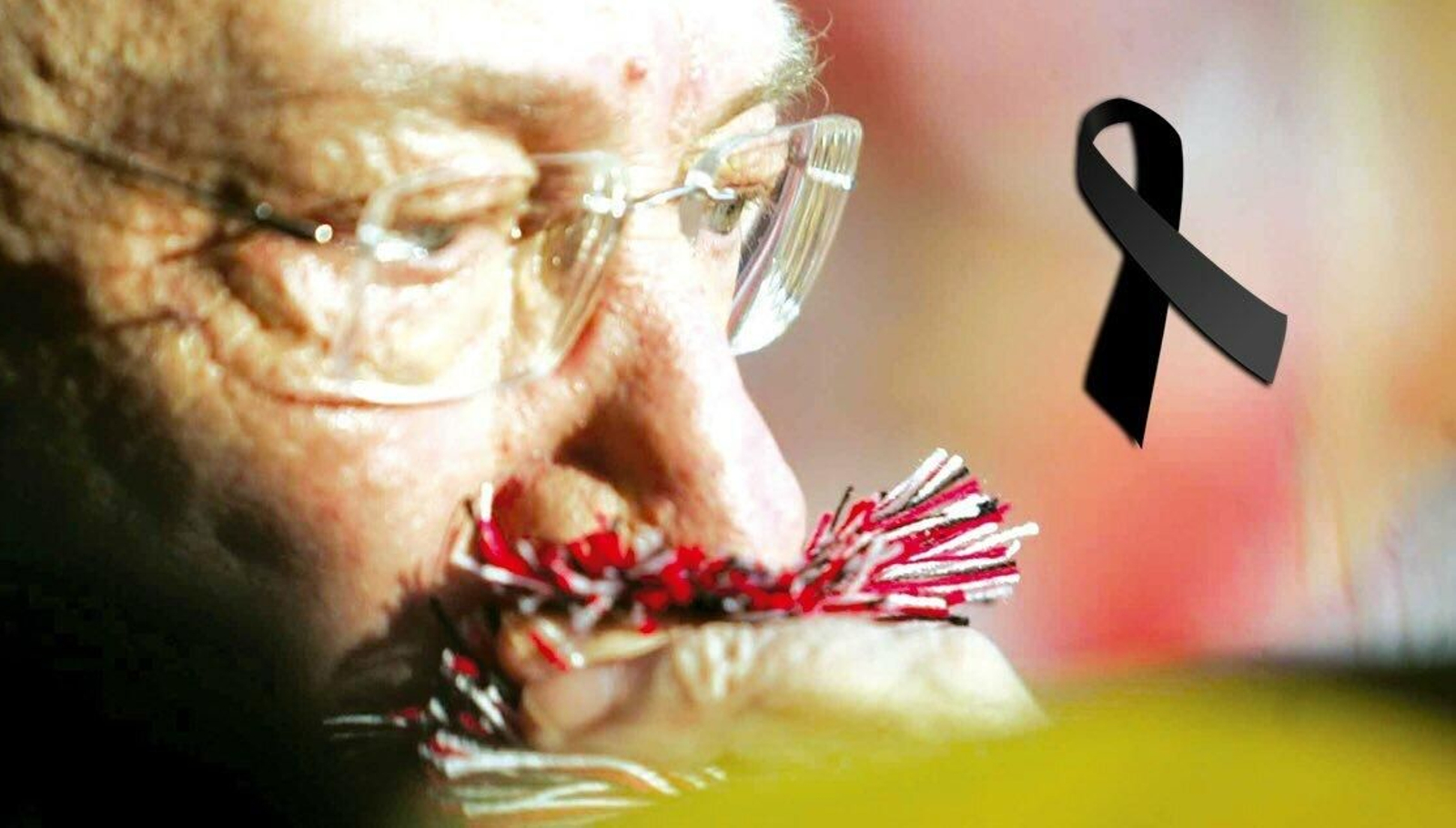 La imagen con la que el Sevilla FC muestra su pésame en las redes por la muerte de Roberto Alés.