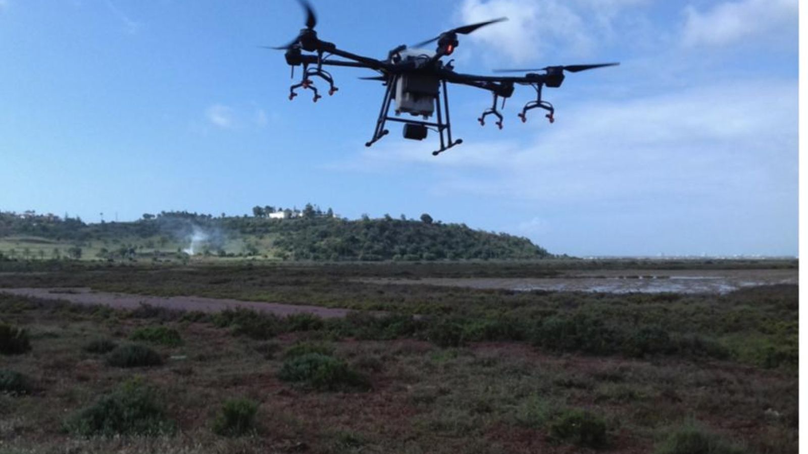 Uno de los drones utilizados para los trabajos en la zona de Ayamonte.