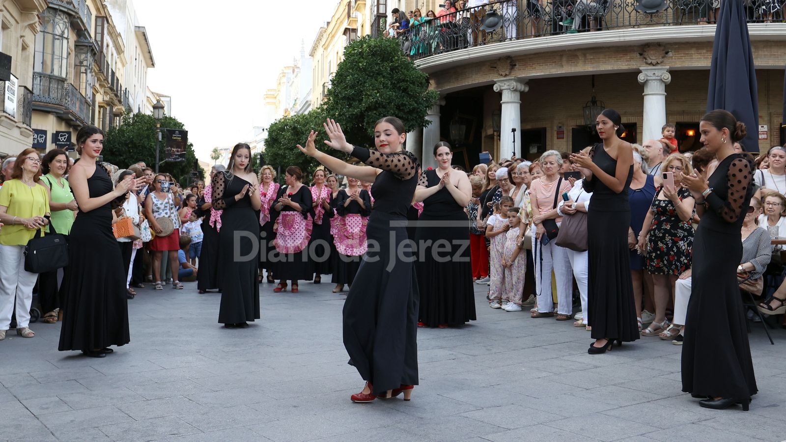 Flashmob de la academia de baile de Fani Muñoz en Jerez
