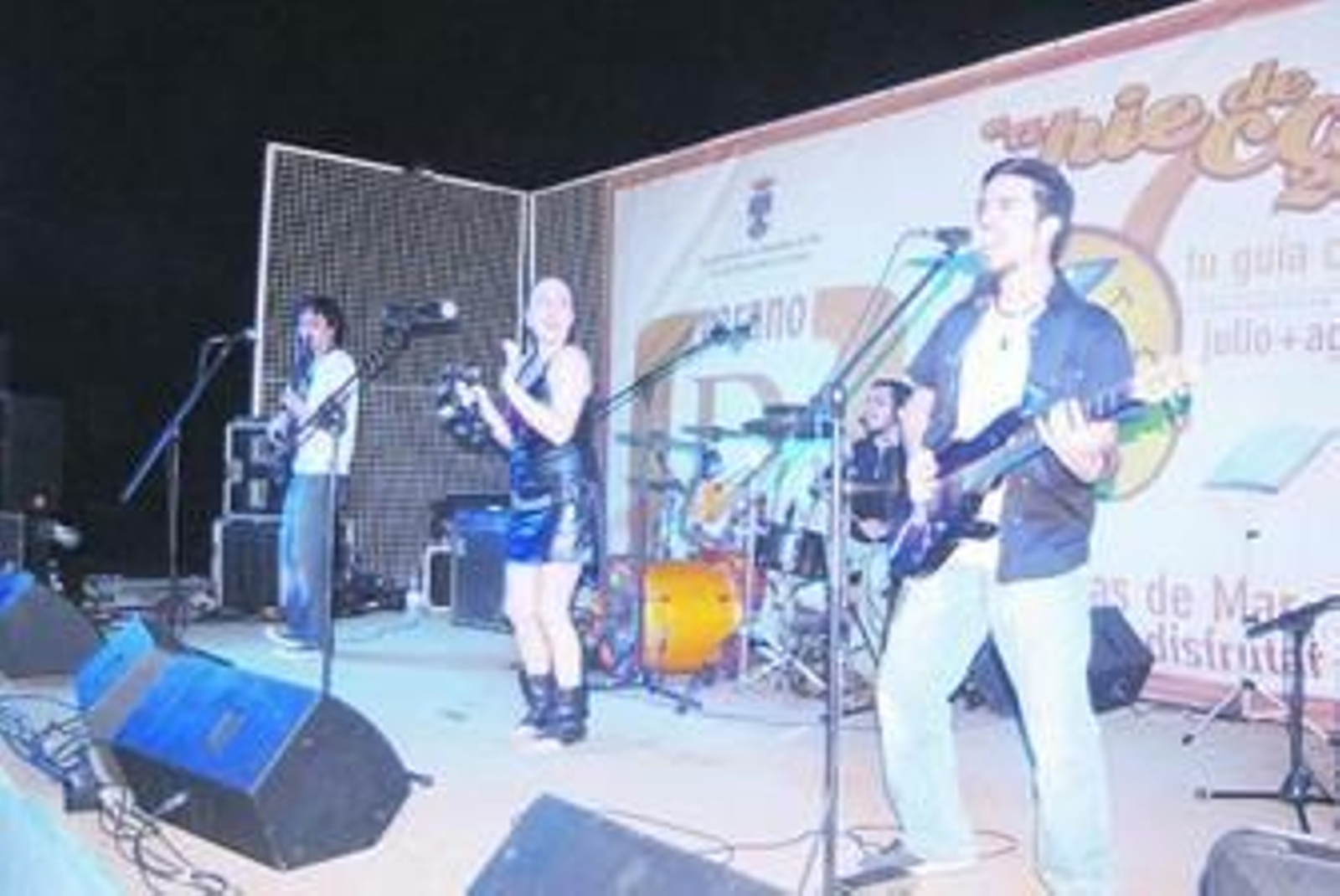 Hist Project durante su gran actuación en la Urba de Roquetas.