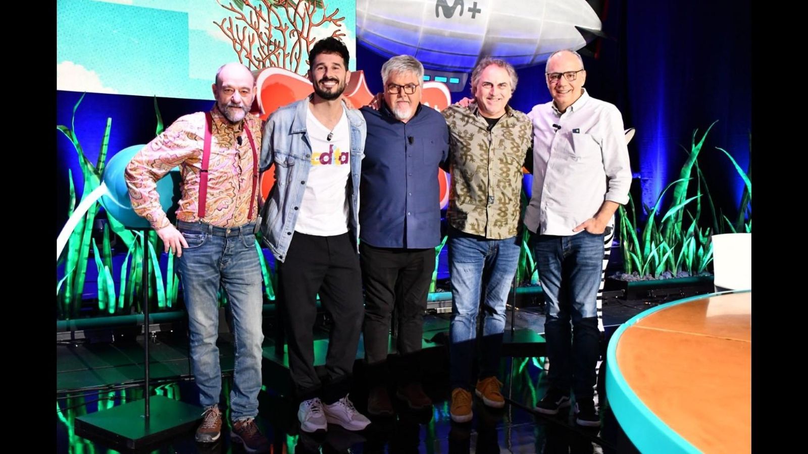 Los ilustres con sus dos invitados de Cádiz: el pregonero y cantante Antoñito Molina y el chirigotero El Selu, Los ilustres con sus dos invitados de Cádiz: el pregonero y cantante Antoñito Molina y el chirigotero El Selu,