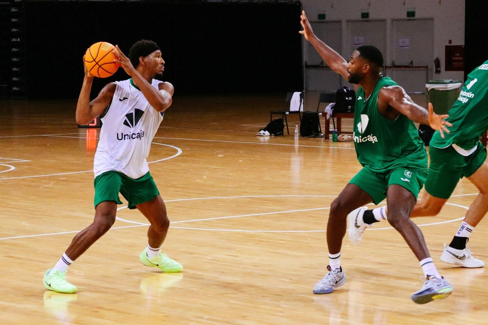 El Unicaja, trabajo y descanso en su tercer día en Singapur El Unicaja, trabajo y descanso en su tercer día en Singapur