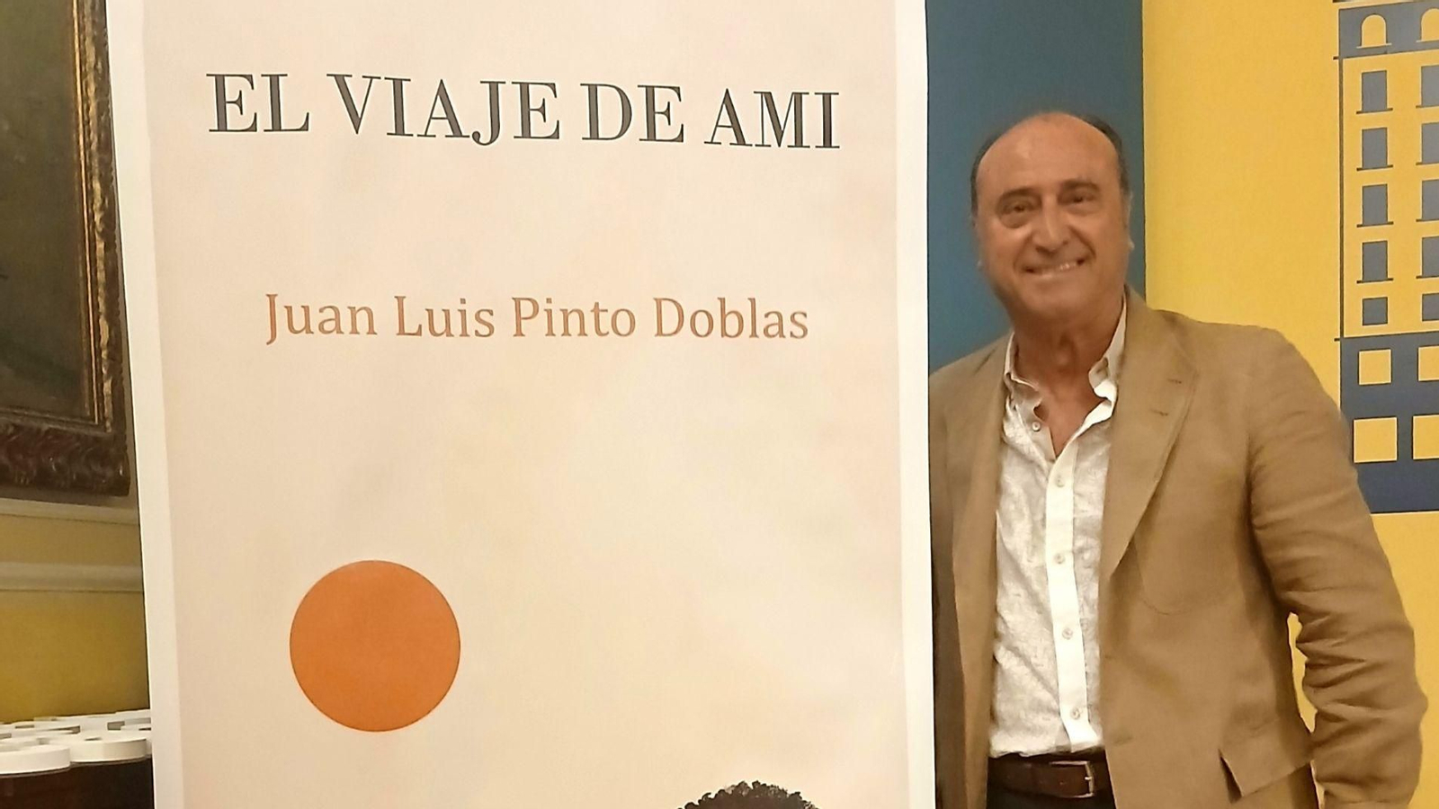 Juan Luis Pinto presentando su libro 'El Viaje de Ami'