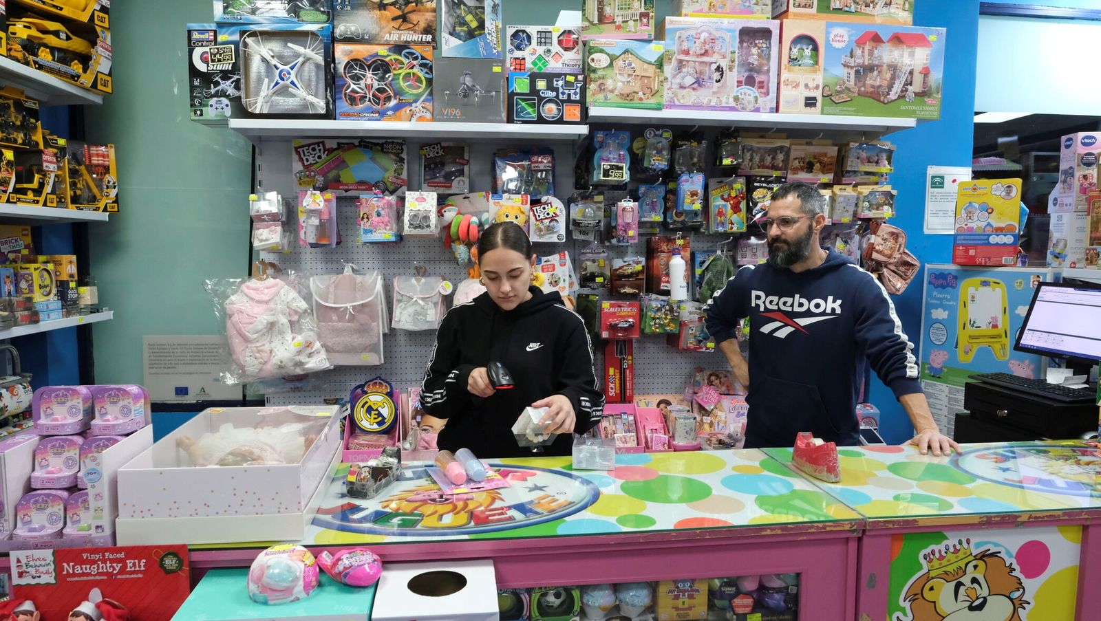 Las jugueterías y librerías tienen por delante la temporada de mayores ventas del año de cara a Navidad con Papá Noel y los Reyes Magos