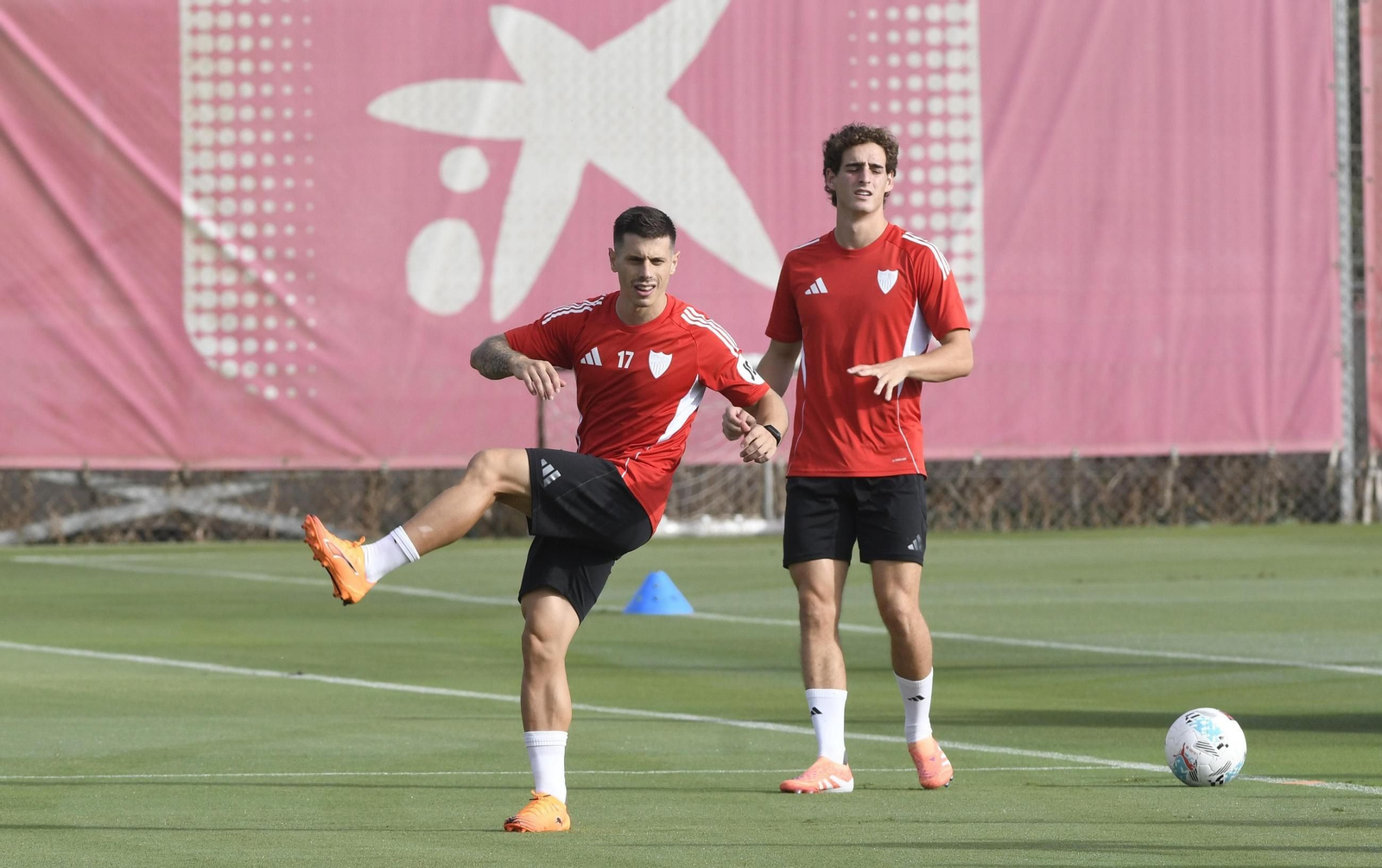 Alfon, que vuelve a la dinámica competitiva, y Manu Bueno.