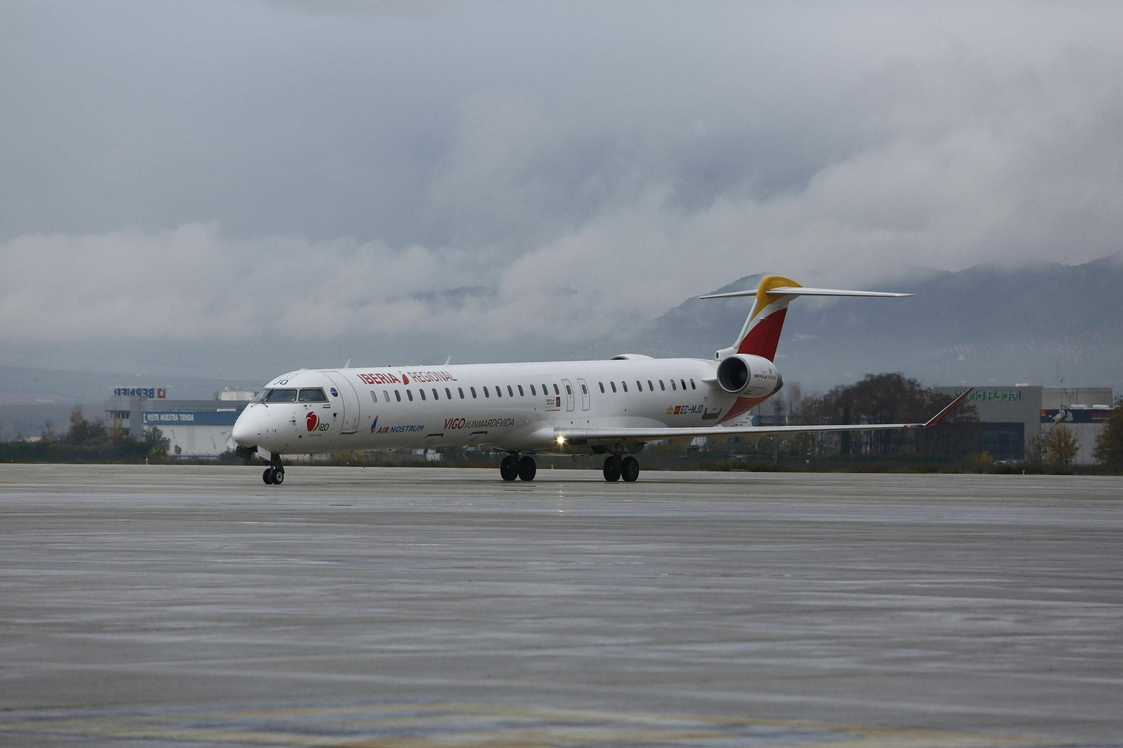 Un vuelo procedente de Madrid tras aterrizar en Granada Un vuelo procedente de Madrid tras aterrizar en Granada