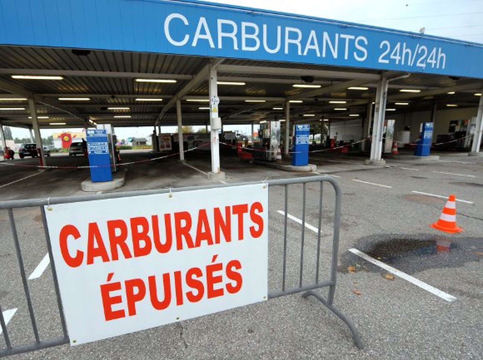 La escasez de combustible marca una nueva jornada de huelga en Francia