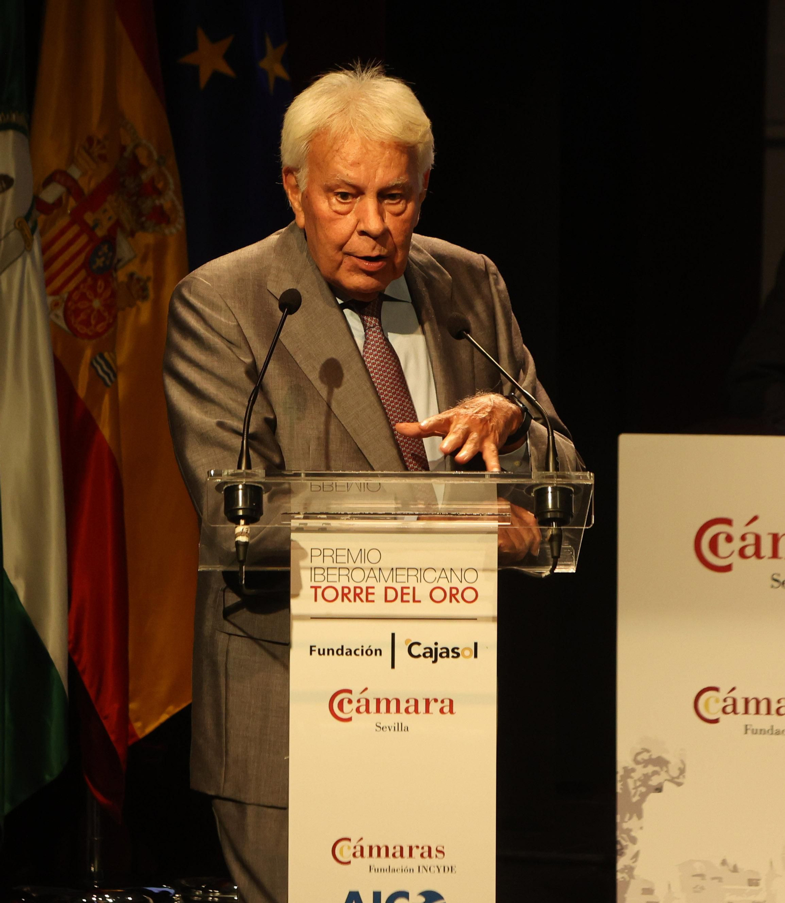 PREMIO IBEROAMERICANO TORRE DEL ORO A FELIPE GONZALEZ