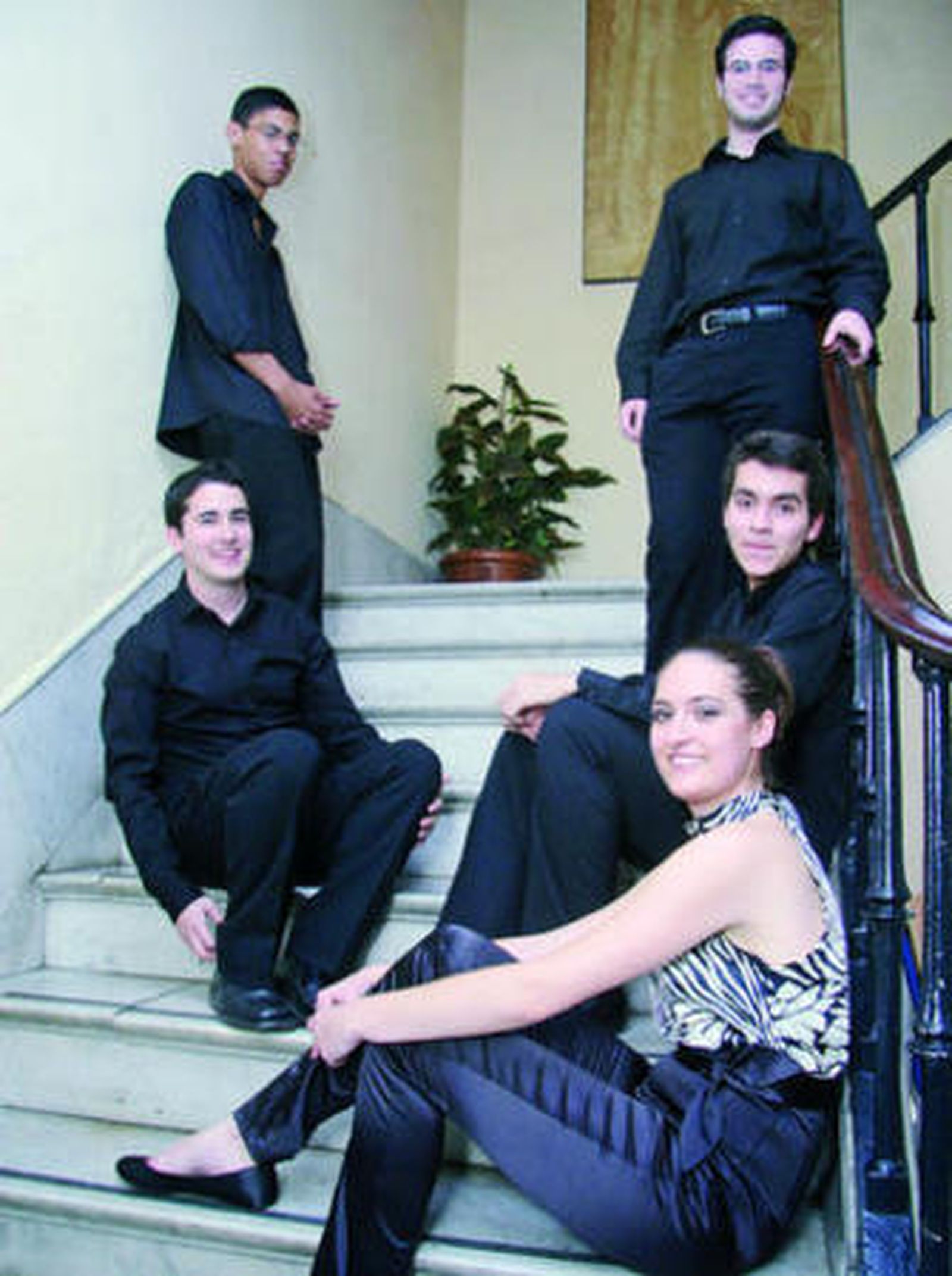 De pie, Daahoud Salim y Rafael Rivas; sentados, Francisco Montero, Juan Pérez y Sonia Mendoza.