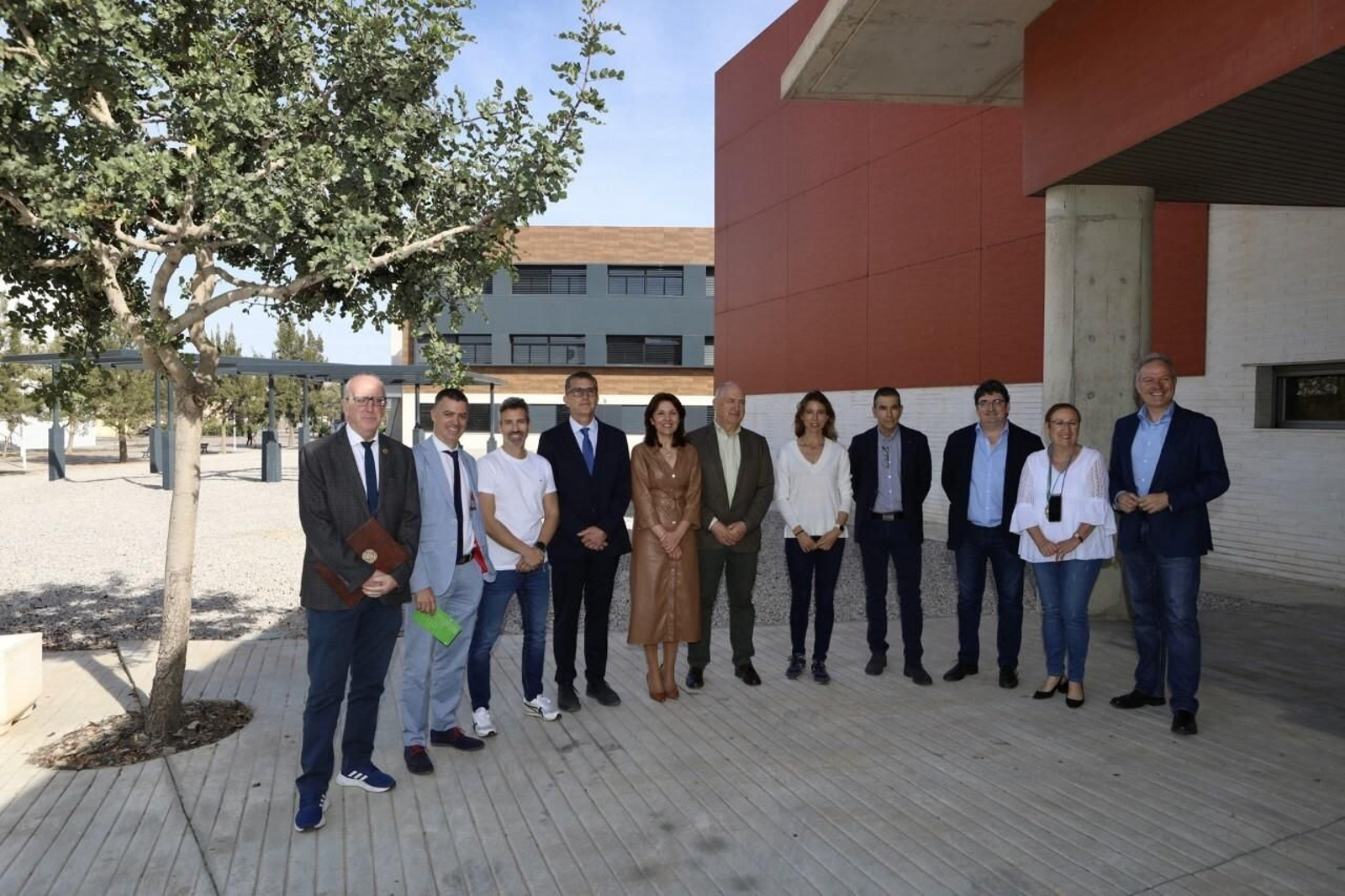 En la jornada ‘Tratamiento y prevención del Cáncer Colorrectal’, celebrada en la sala de conferencias de la Facultad de Ciencias de la Salud, se ha analizado el cáncer de colon desde un ámbito global profundizando en los aspectos sanitarios, nutricionales y ejercicio físico, a la vez que se han explicado los avances científicos en la materia.