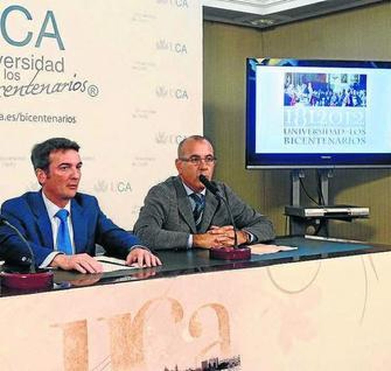 Eduardo González Mazo y Miguel Revenga presentaron el Congreso.